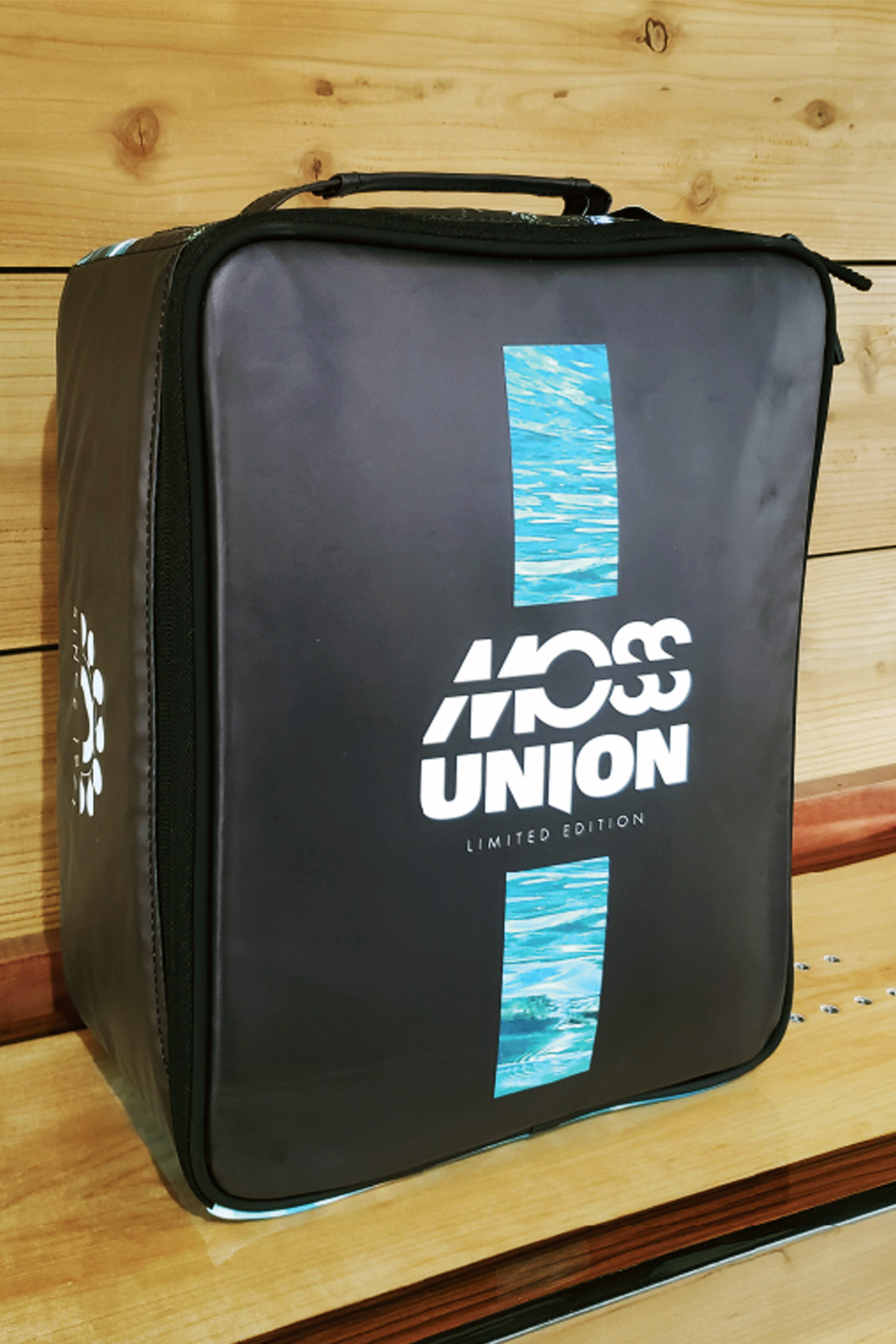 Moss snowstick × union strata s